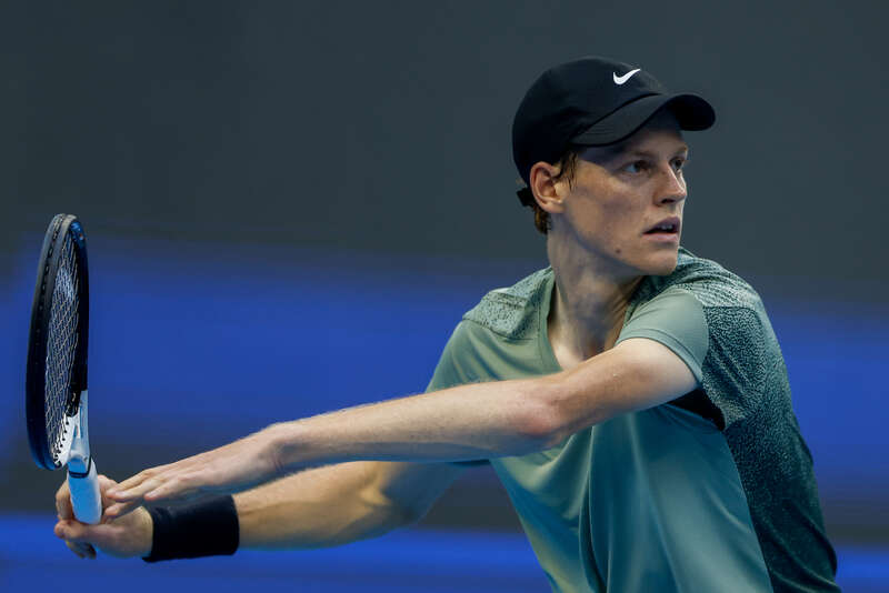 冠首次采用 冠首次采用