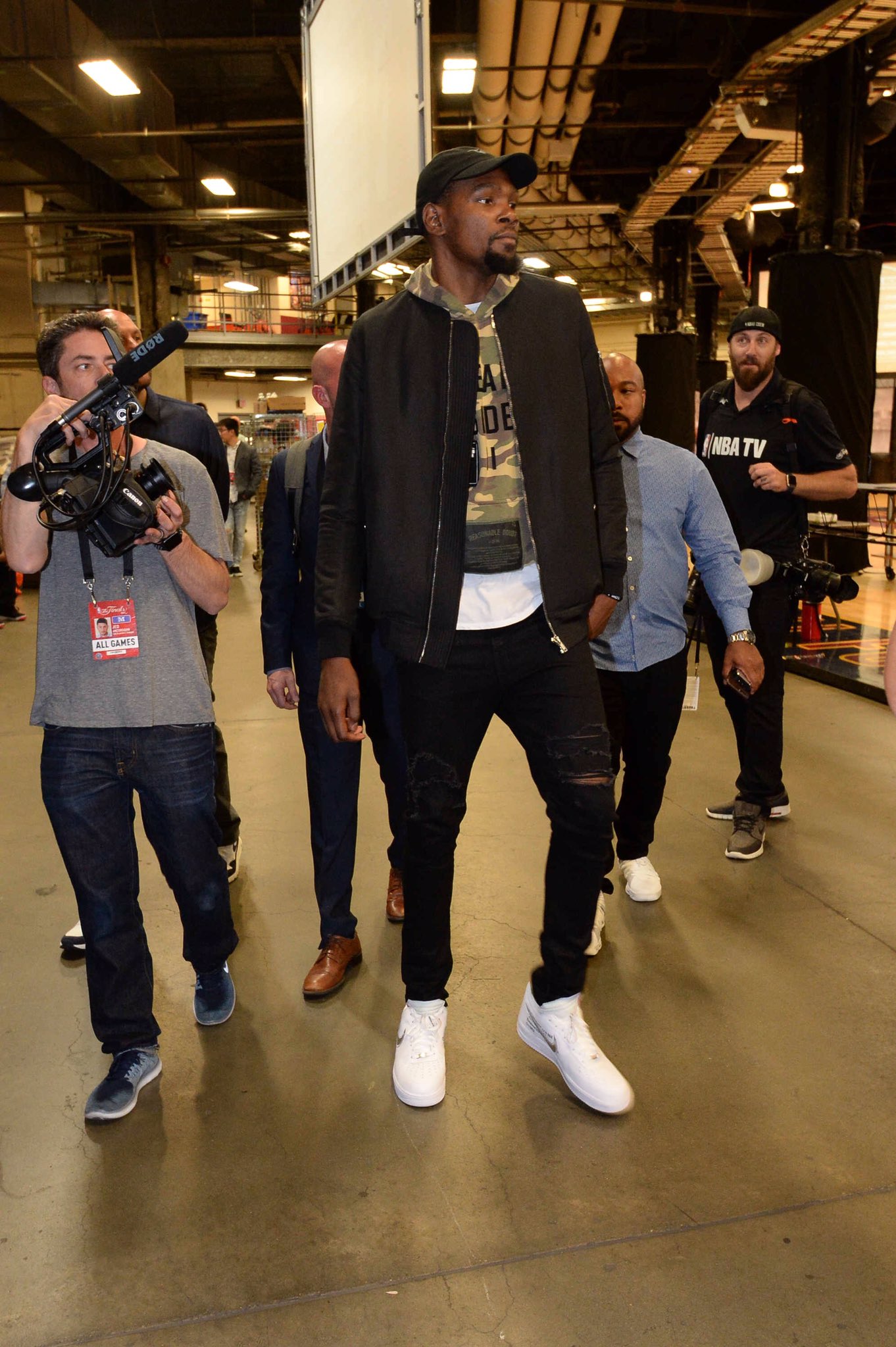 连造两次犯 连造两次犯